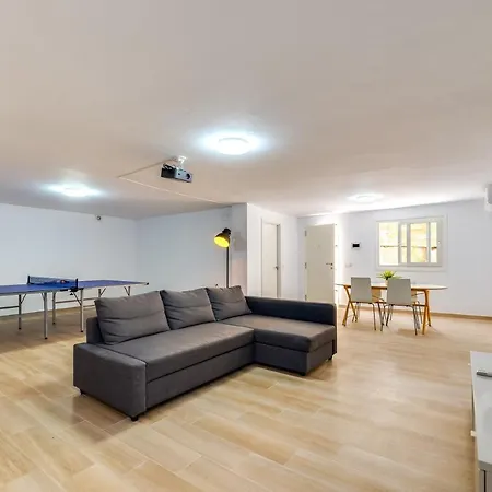 Vb Higueron 4bdr W Pool & Ping Pong